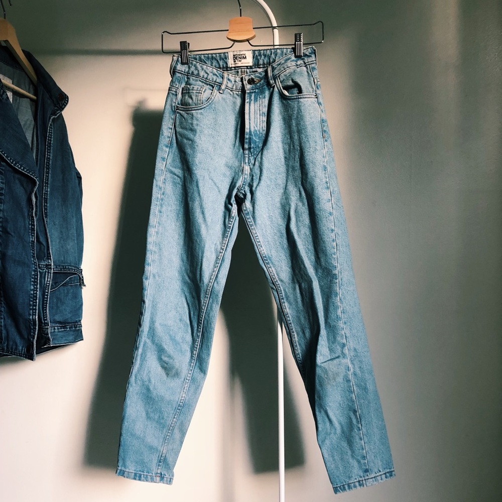 light wash Zara mom jeans 🌾